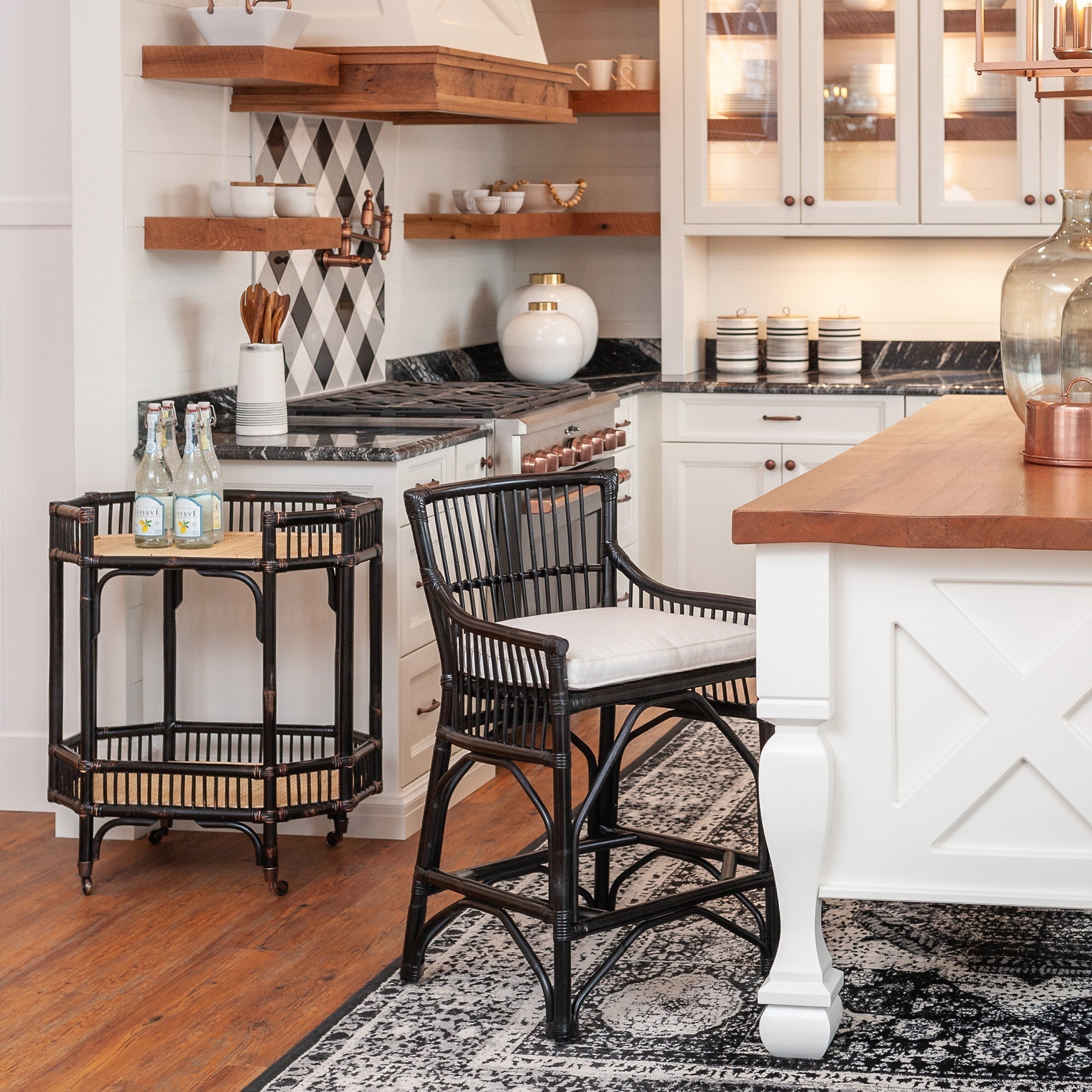 Live In Front of a Studio Audience: How to Best Furnish Your Studio Apartment